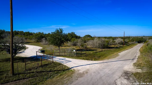 7869 County Road 203 Beeville, TX 78102