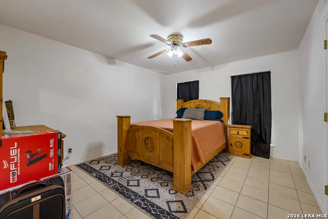 7869 County Road 203 Beeville, TX 78102