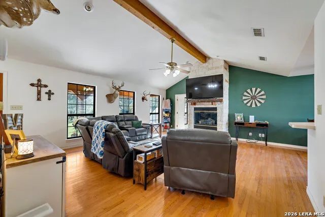 7869 County Road 203 Beeville, TX 78102