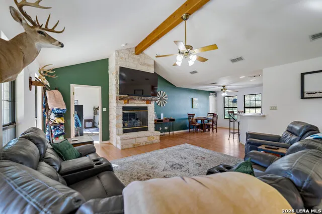 7869 County Road 203 Beeville, TX 78102