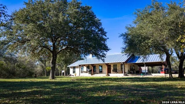 7869 County Road 203 Beeville, TX 78102