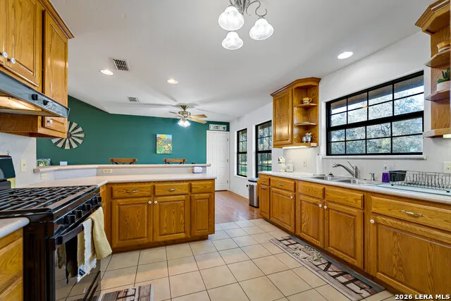 7869 County Road 203 Beeville, TX 78102