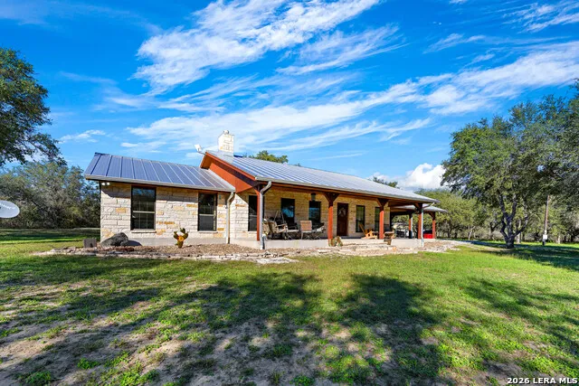 7869 County Road 203 Beeville, TX 78102