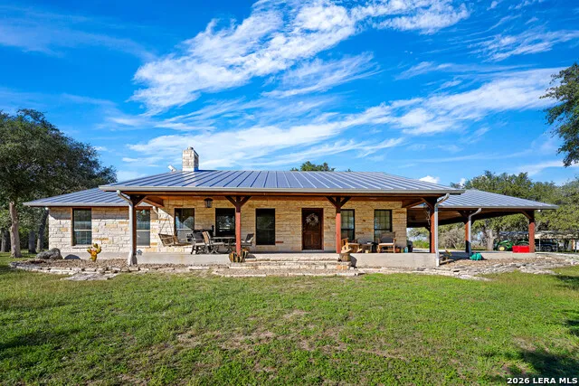 7869 County Road 203 Beeville, TX 78102