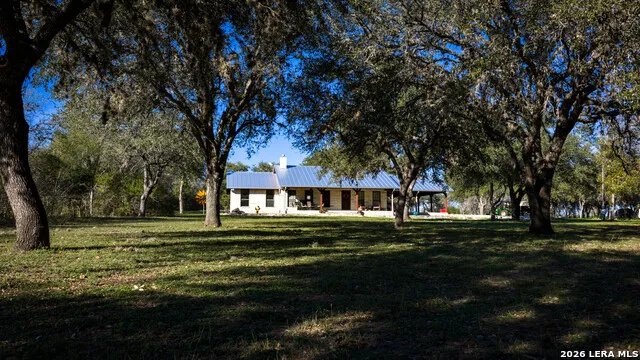 7869 County Road 203 Beeville, TX 78102