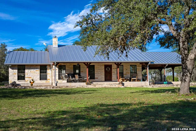 7869 County Road 203 Beeville, TX 78102