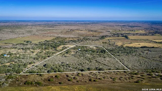 7869 County Road 203 Beeville, TX 78102