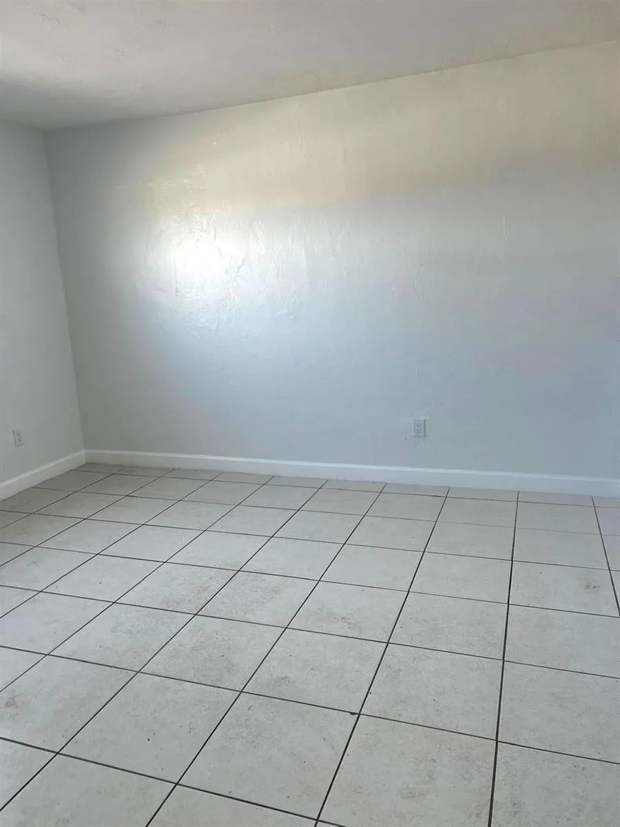 1245 W 24th Street #A-221 Hialeah, FL 33010