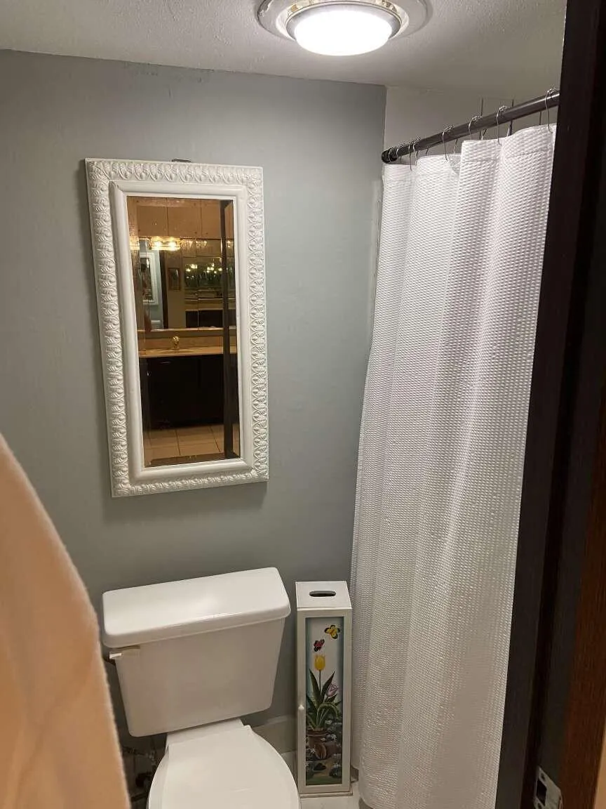 16023 Kingsmoor Way Miami Lakes, FL 33014