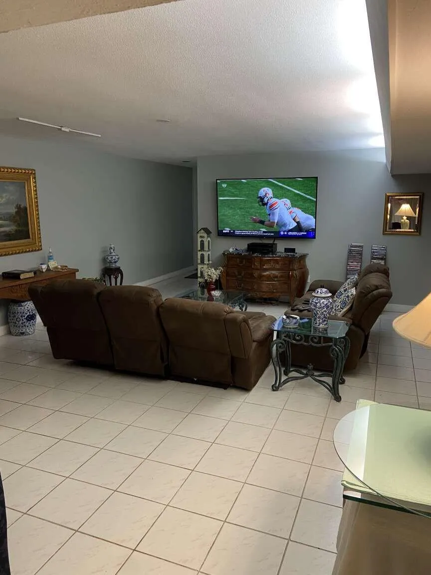 16023 Kingsmoor Way Miami Lakes, FL 33014