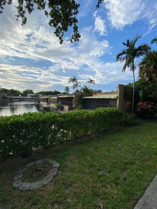 16023 Kingsmoor Way Miami Lakes, FL 33014
