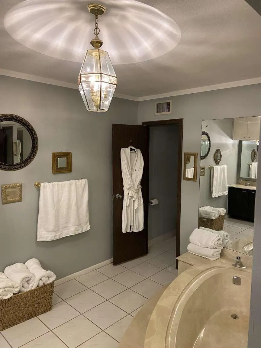 16023 Kingsmoor Way Miami Lakes, FL 33014