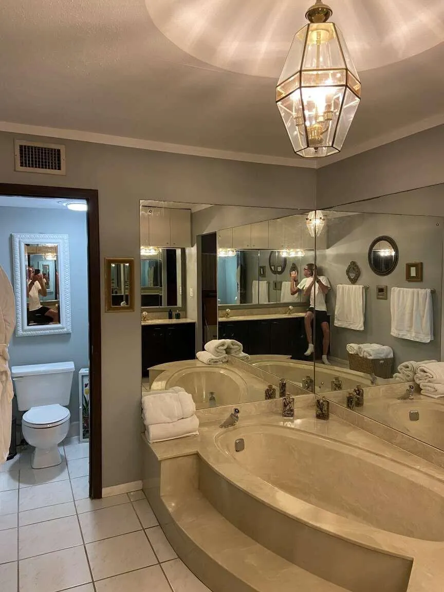 16023 Kingsmoor Way Miami Lakes, FL 33014