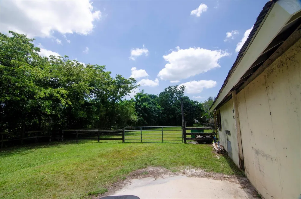 1765 SW Back 112th Avenue Davie, FL 33325