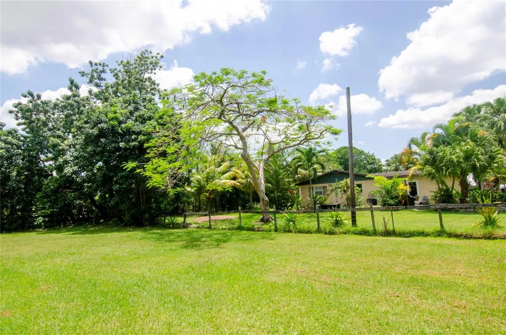 1765 SW Back 112th Avenue Davie, FL 33325