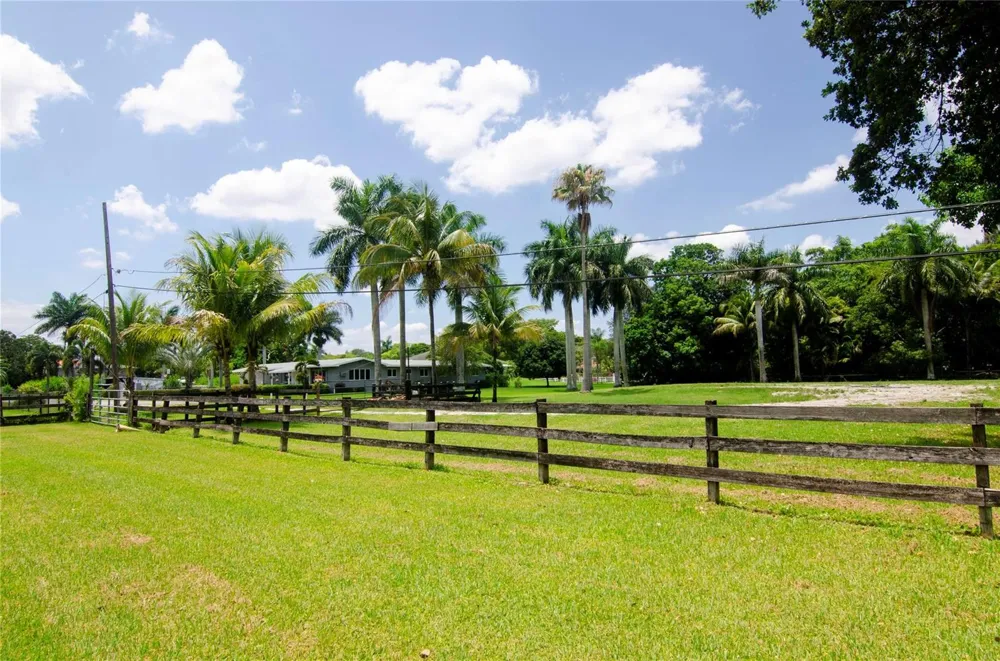 1765 SW Back 112th Avenue Davie, FL 33325
