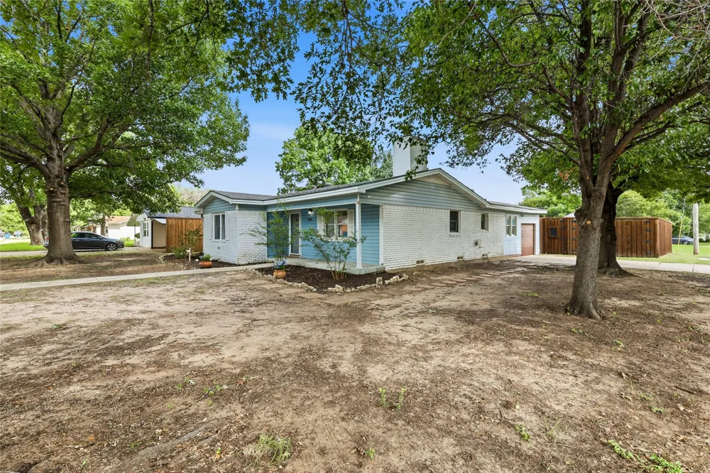 588 Pine Street Lewisville, TX 75057