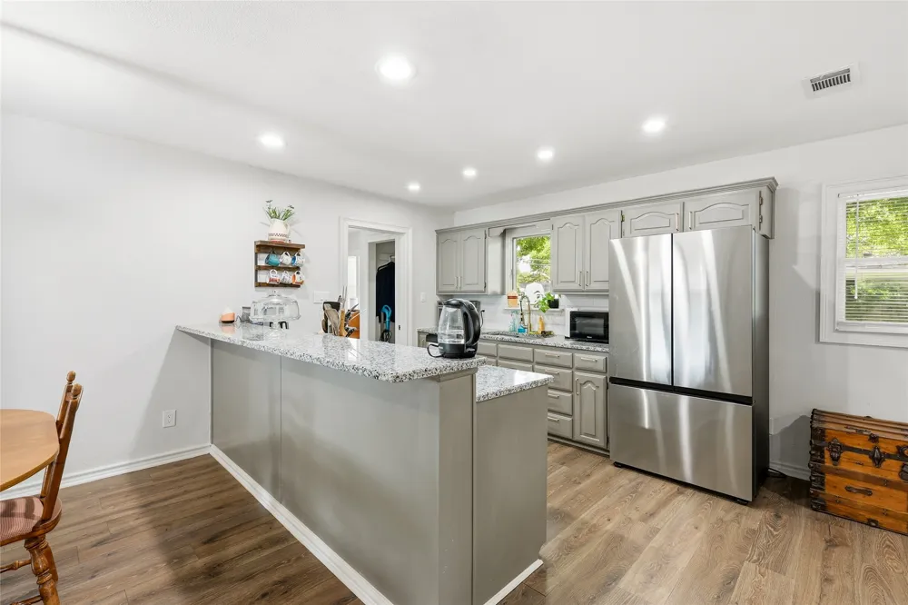 588 Pine Street Lewisville, TX 75057