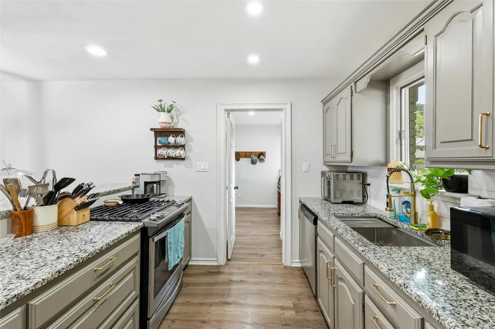 588 Pine Street Lewisville, TX 75057