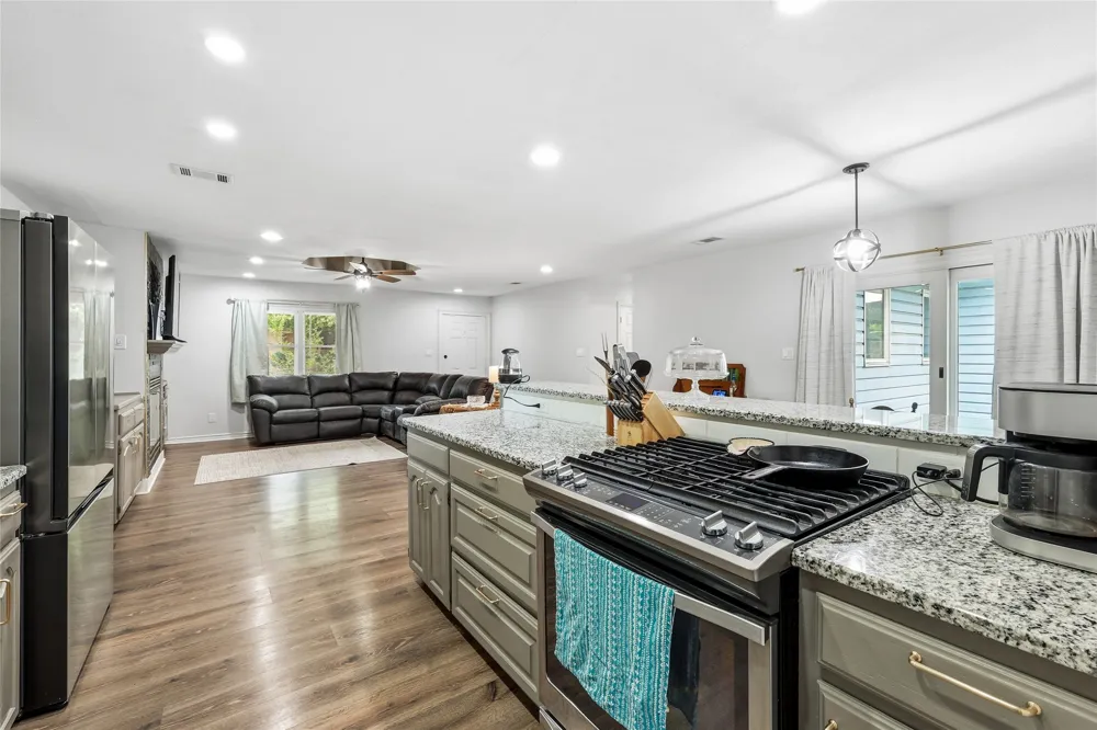 588 Pine Street Lewisville, TX 75057
