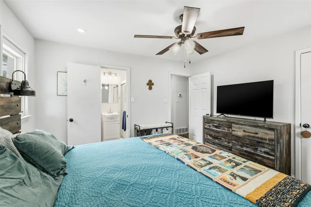 588 Pine Street Lewisville, TX 75057