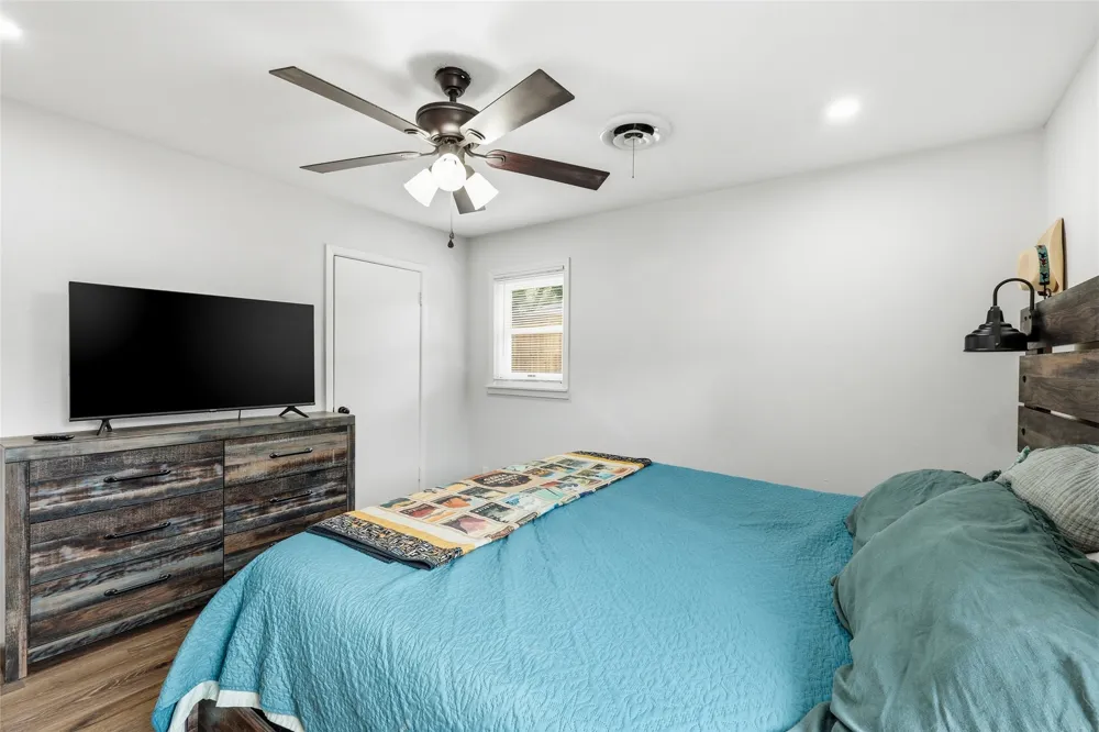 588 Pine Street Lewisville, TX 75057