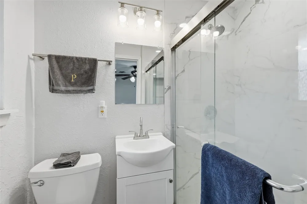 588 Pine Street Lewisville, TX 75057