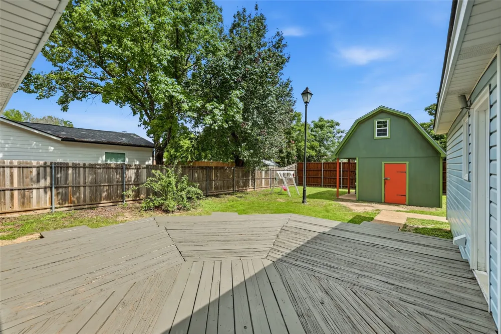 588 Pine Street Lewisville, TX 75057