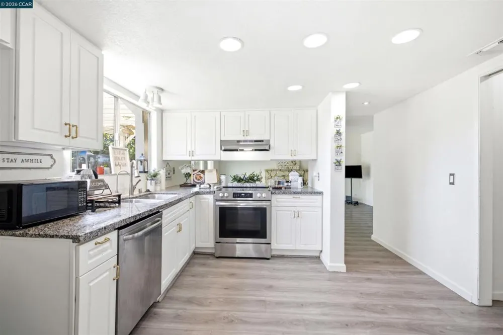 730 Stratford Avenue Dixon, CA 95620