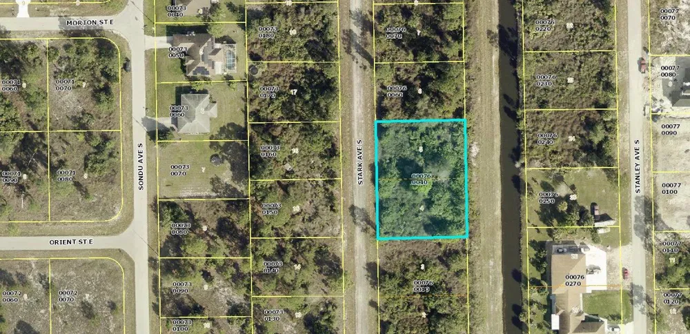 655 Stark Avenue S Lehigh Acres, FL 33974