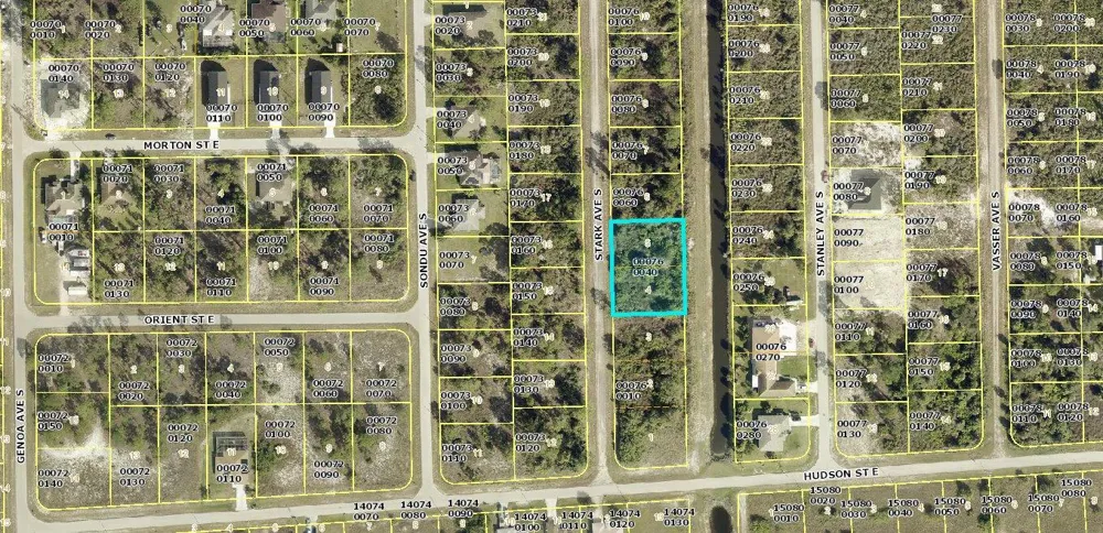 655 Stark Avenue S Lehigh Acres, FL 33974