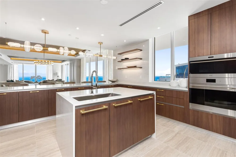 525 Fort Lauderdale Beach Boulevard #2201 Fort Lauderdale, FL 33304