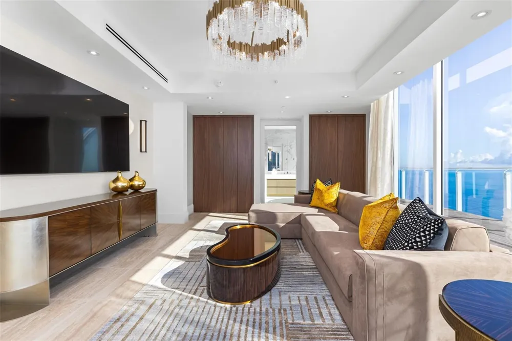 525 Fort Lauderdale Beach Boulevard #2201 Fort Lauderdale, FL 33304