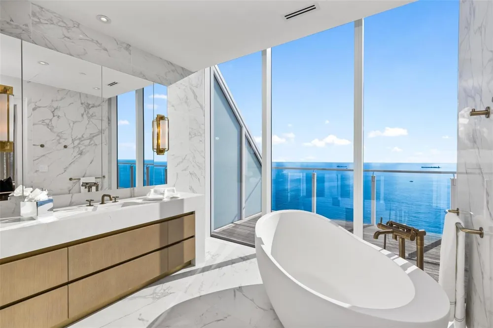 525 Fort Lauderdale Beach Boulevard #2201 Fort Lauderdale, FL 33304