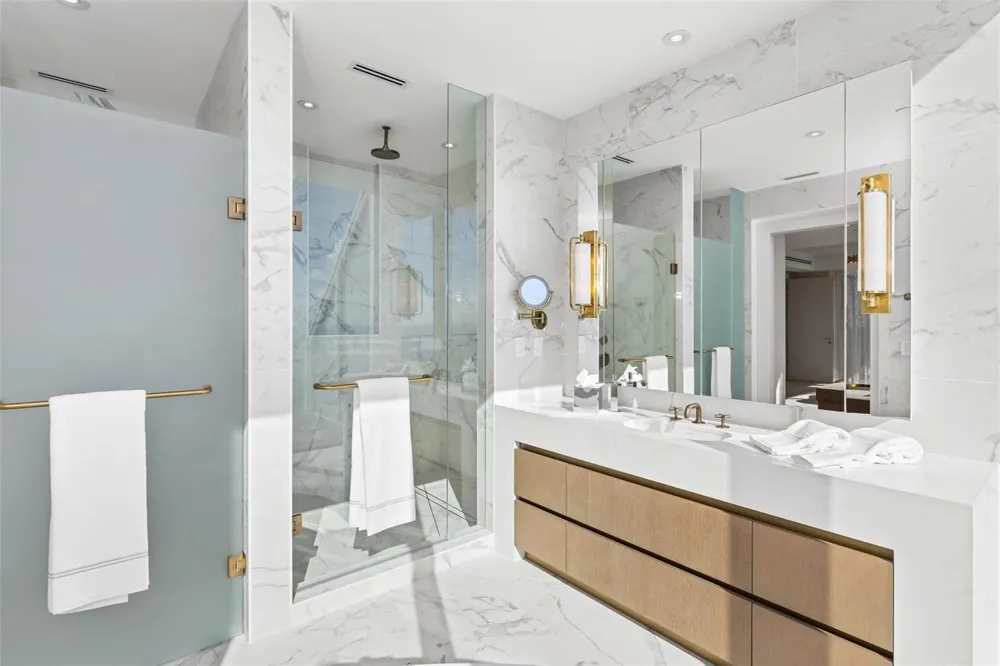 525 Fort Lauderdale Beach Boulevard #2201 Fort Lauderdale, FL 33304