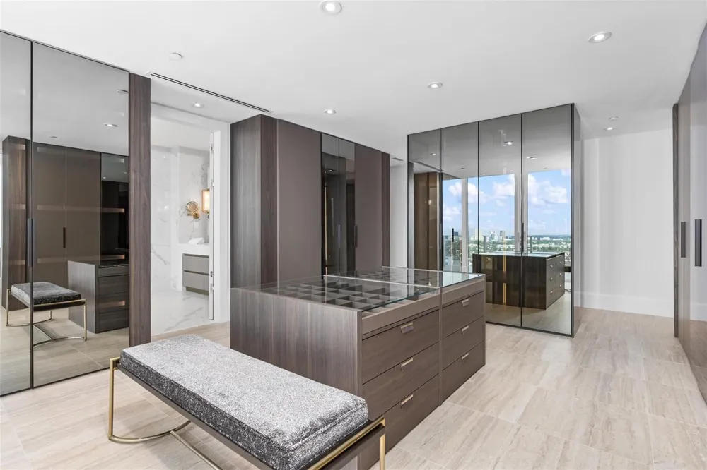 525 Fort Lauderdale Beach Boulevard #2201 Fort Lauderdale, FL 33304