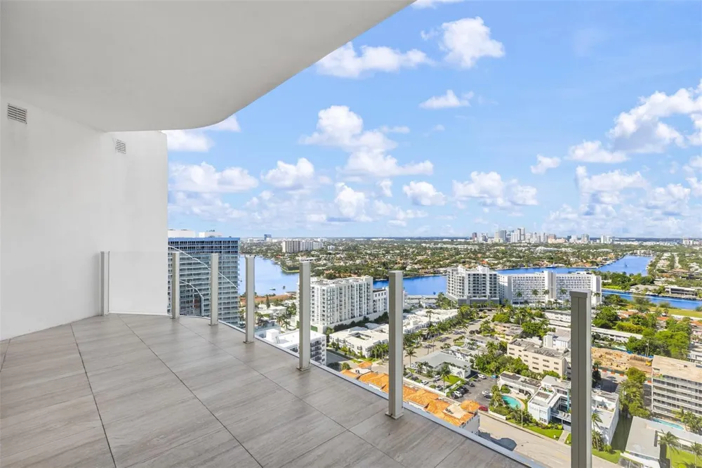 525 Fort Lauderdale Beach Boulevard #2201 Fort Lauderdale, FL 33304