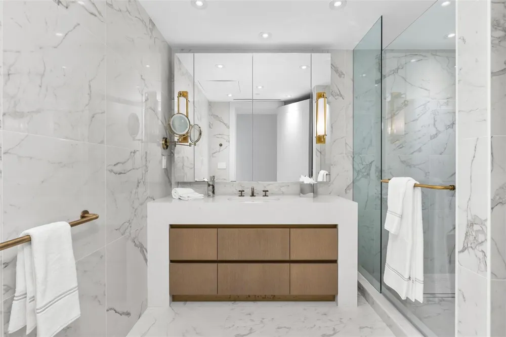 525 Fort Lauderdale Beach Boulevard #2201 Fort Lauderdale, FL 33304