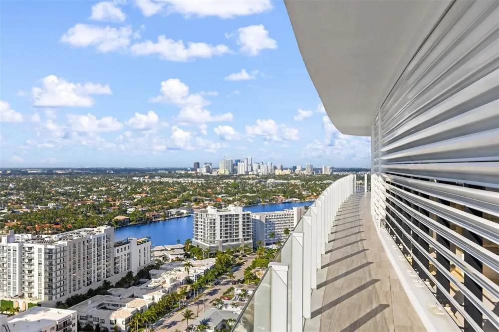 525 Fort Lauderdale Beach Boulevard #2201 Fort Lauderdale, FL 33304