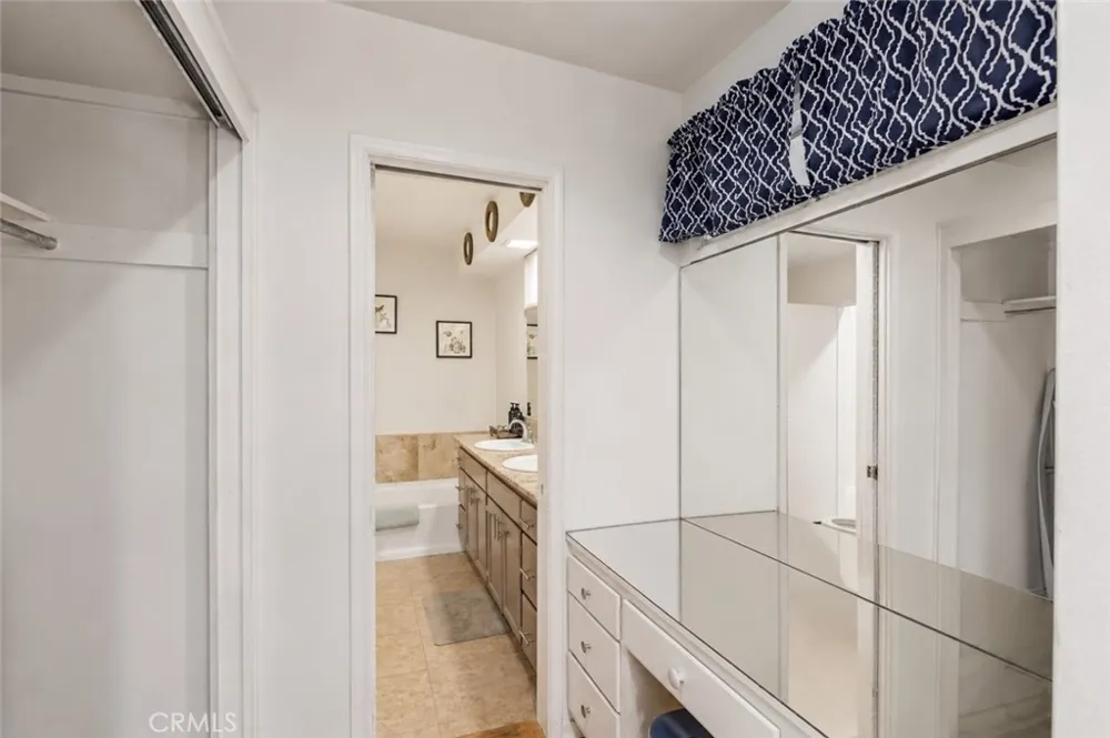 4715 Presidio View Park, CA 90043