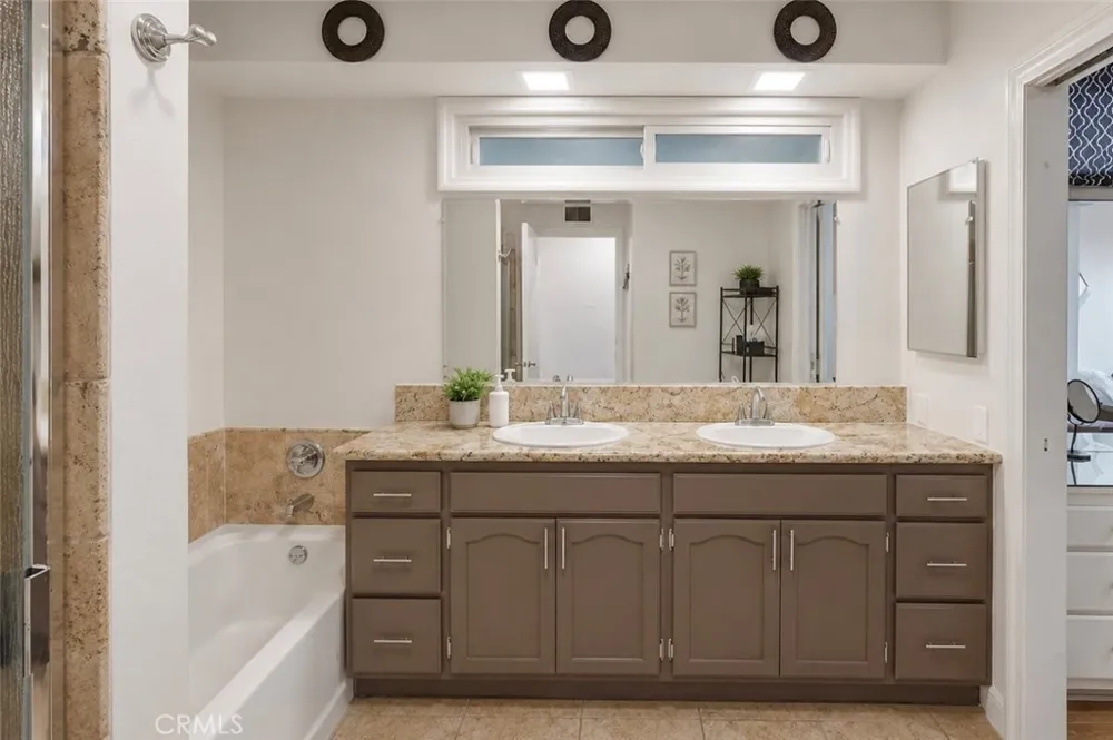 4715 Presidio View Park, CA 90043