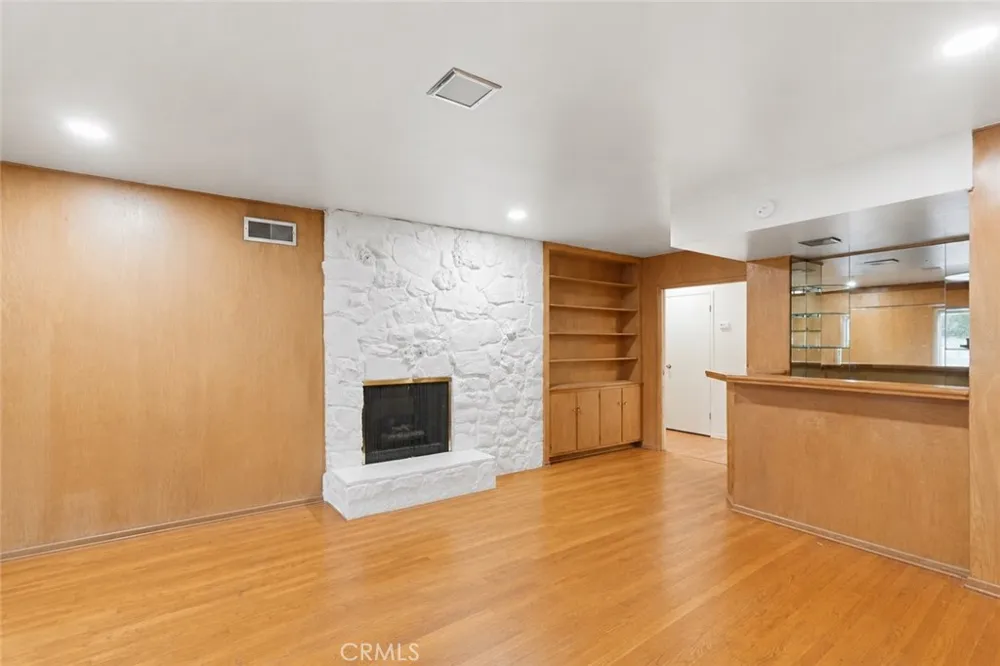 4715 Presidio View Park, CA 90043
