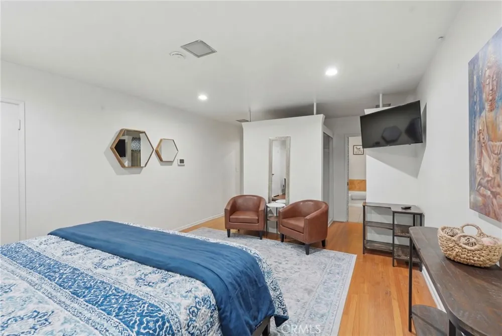 4715 Presidio View Park, CA 90043