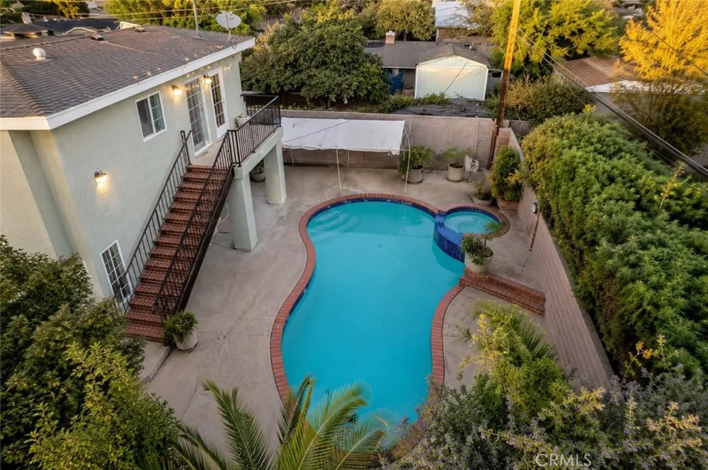 11138 Collett Granada Hills, CA 91344