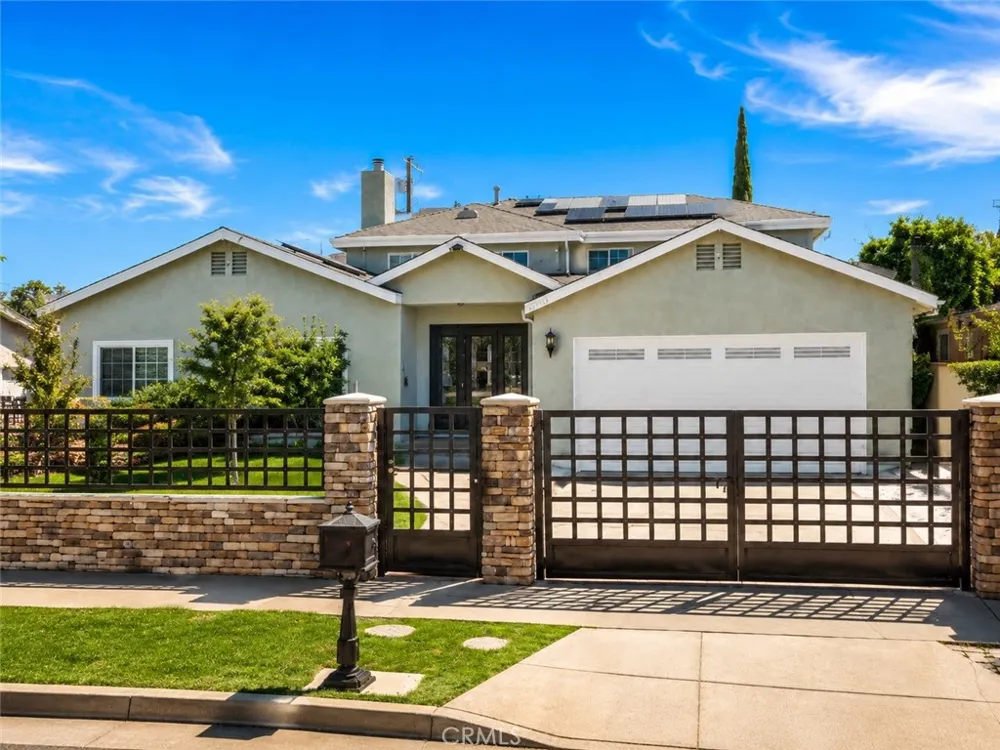 11138 Collett Granada Hills, CA 91344