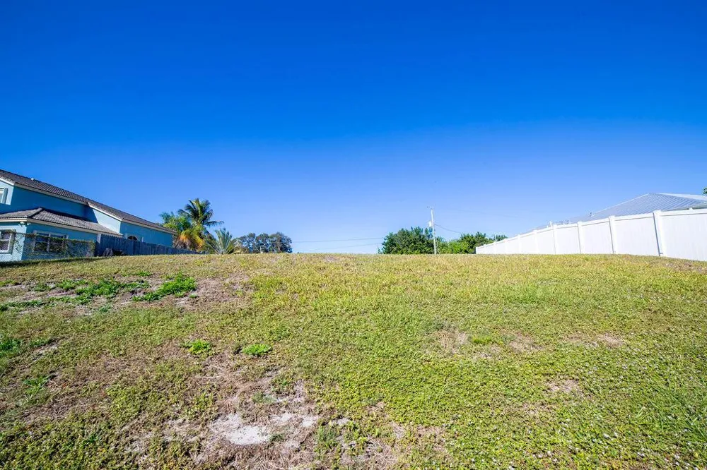178 NE Dominican Terrace Port St. Lucie, FL 34983