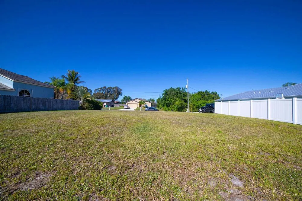 178 NE Dominican Terrace Port St. Lucie, FL 34983