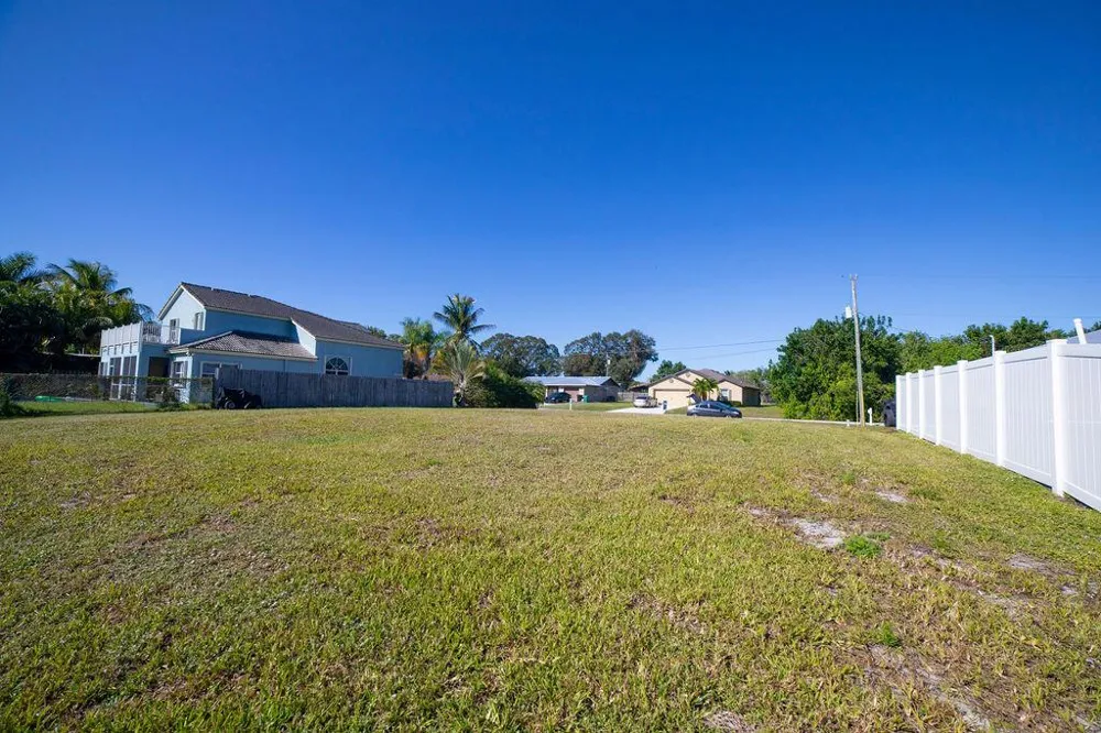 178 NE Dominican Terrace Port St. Lucie, FL 34983