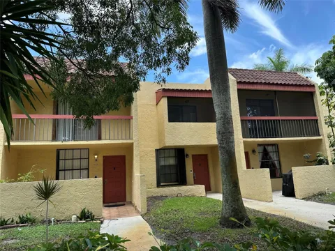 745 SE 1st Way #97
