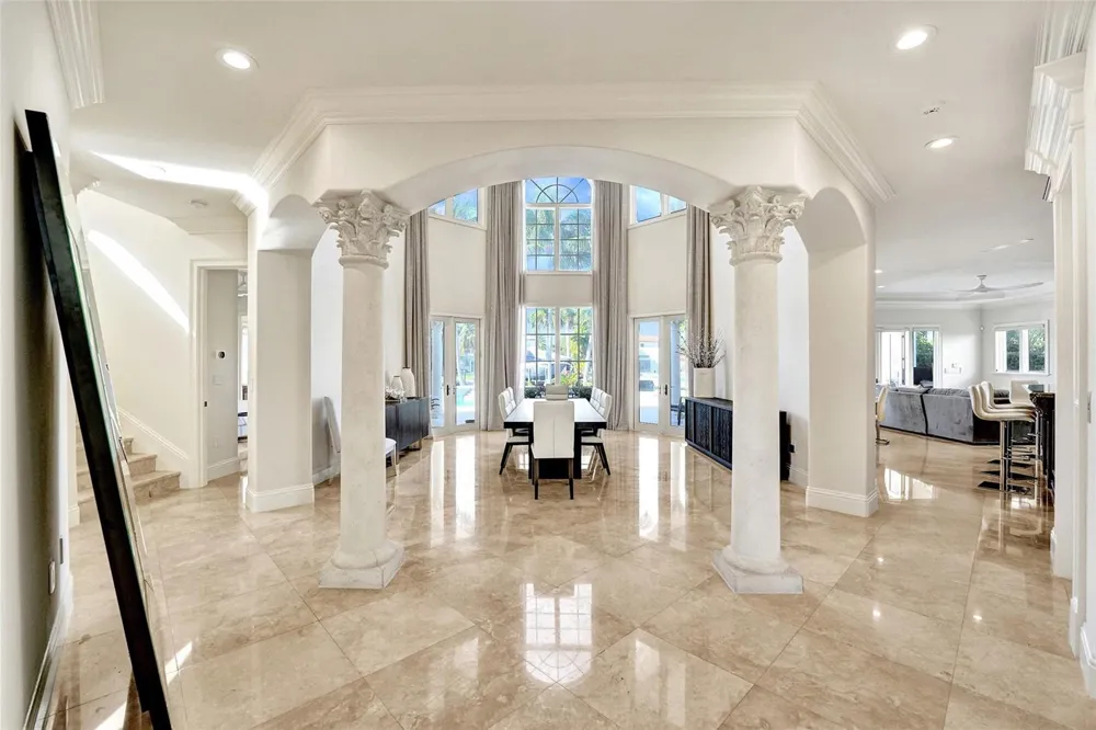 642 Palm Drive Hallandale Beach, FL 33009